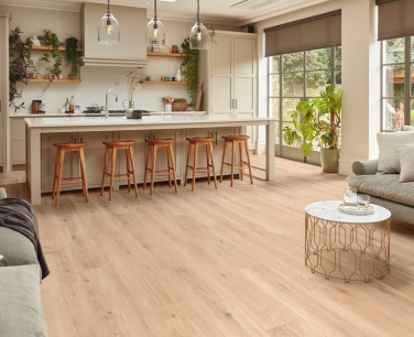 Căn Nhà Cũ – Lột Xác Nhờ Một Tấm Sàn Đẳng Cấp